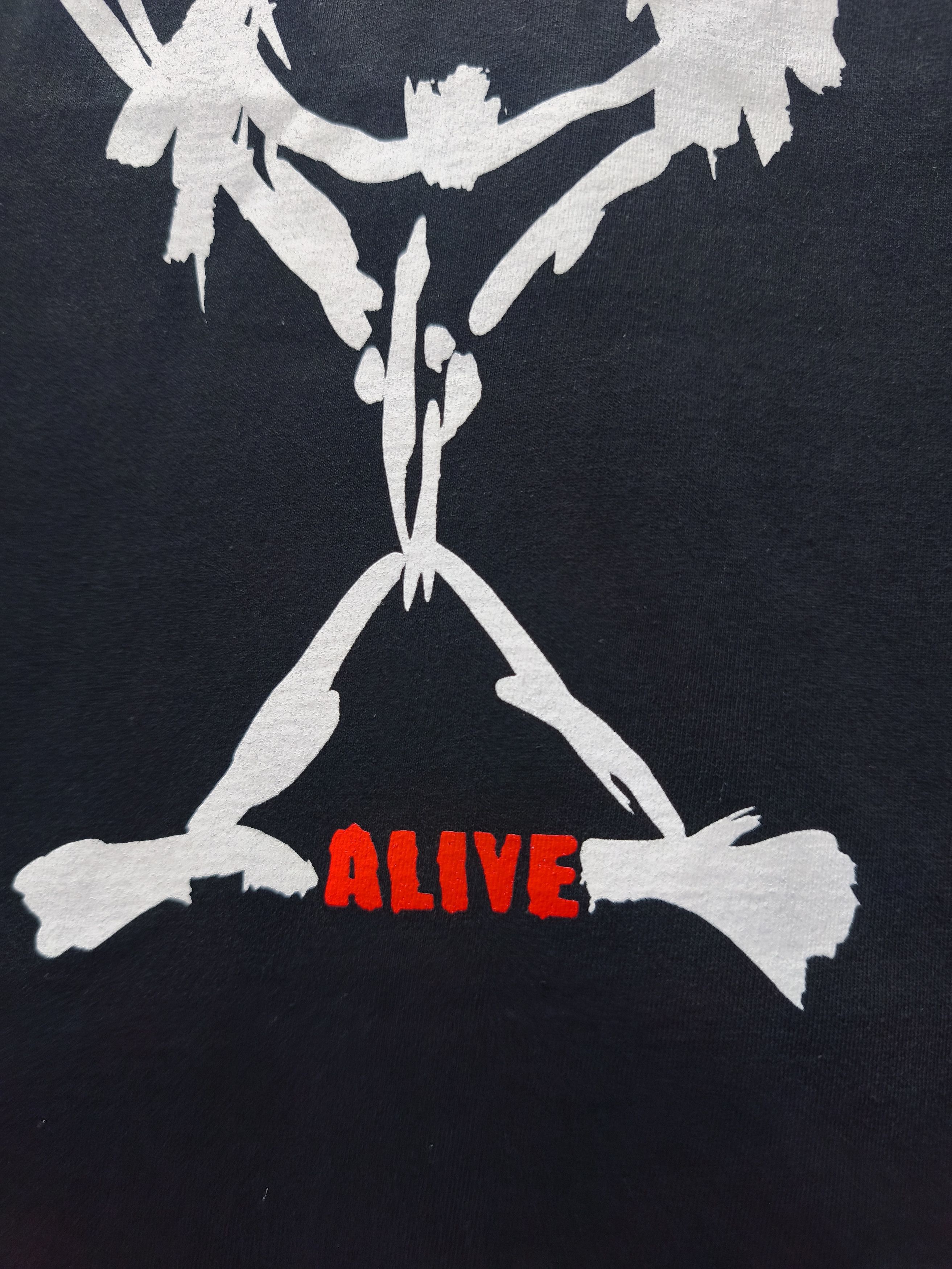 Band Tees Pearl Jam Alive & Cultivating The Pearl UK Tour T-shirt Size US XL / EU 56 / 4 - 6 Thumbnail