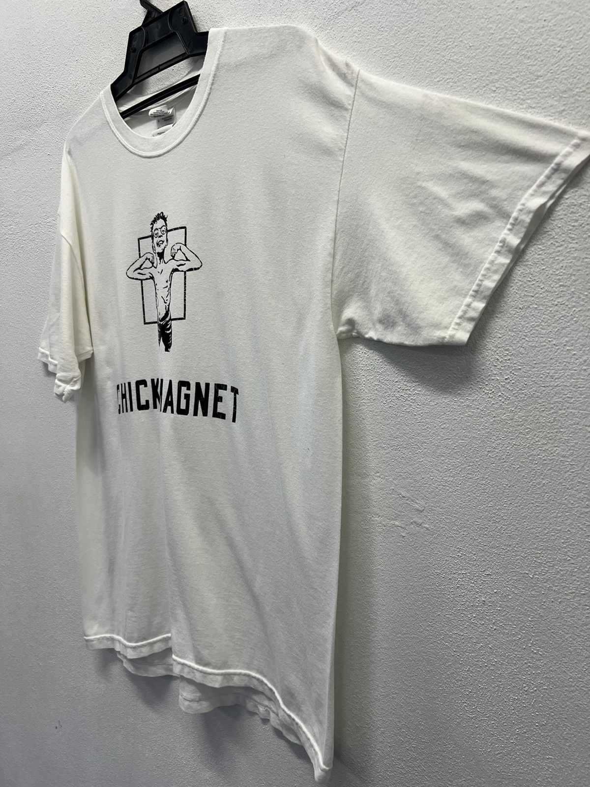 Gildan × Vintage VINTAGE GILDAN HEAVY COTTON CHICK MAGNET SHIRT Size US L / EU 52-54 / 3 - 4 Thumbnail