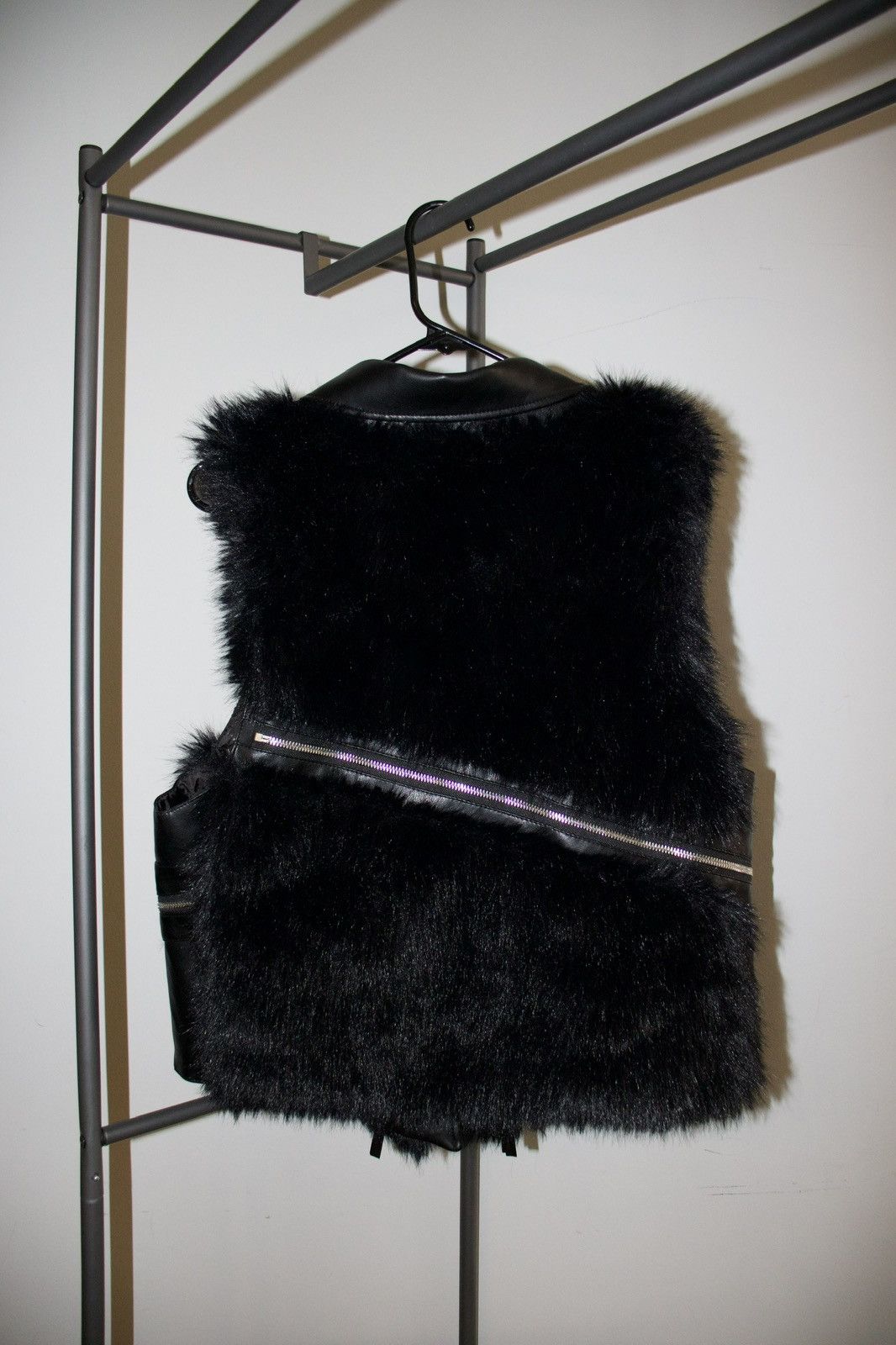 Vintage GRUNGE BLACK LEATHER FAUX FUR VEST Size US M / EU 48-50 / 2 - 6 Thumbnail