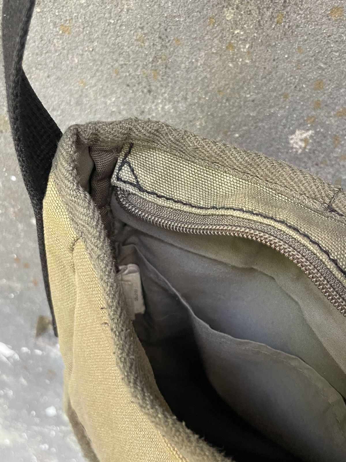 Quiksilver Vintage 00’s Quiksilver Bag Y2K Beige Messenger Surf Style Size ONE SIZE - 12 Thumbnail