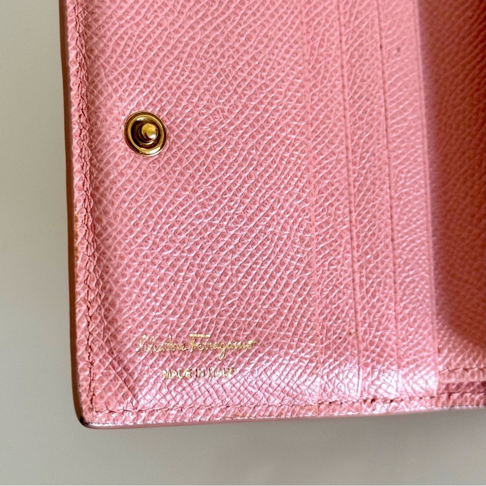 Salvatore Ferragamo Salvatore Ferragamo Pink Wallet with Gold Hardware Authentic Size ONE SIZE - 7 Thumbnail