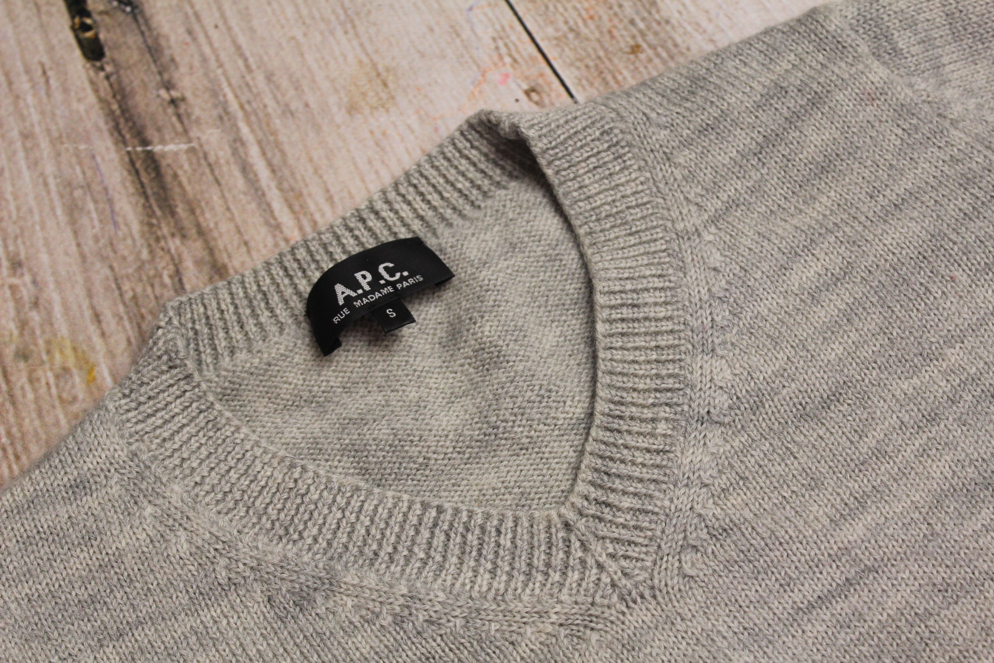 A.P.C. Women's A.P.C. V-neck Grey Wool Jumper Size S Size S / US 4 / IT 40 - 1 Thumbnail