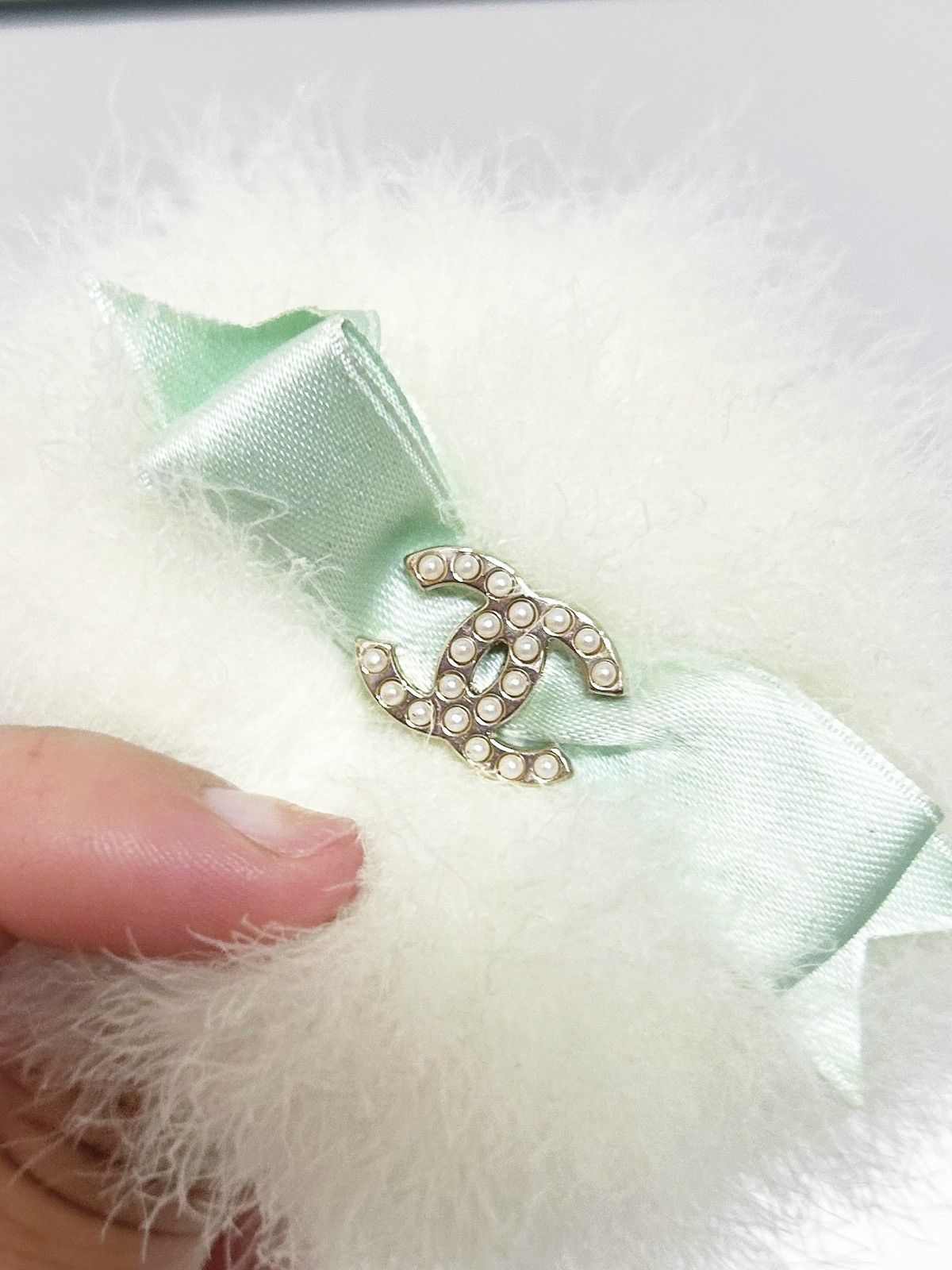 Chanel Authentic Chanel RARE 04 Runway Bow & Pearl CC Brooch / Pin Size ONE SIZE - 4 Thumbnail
