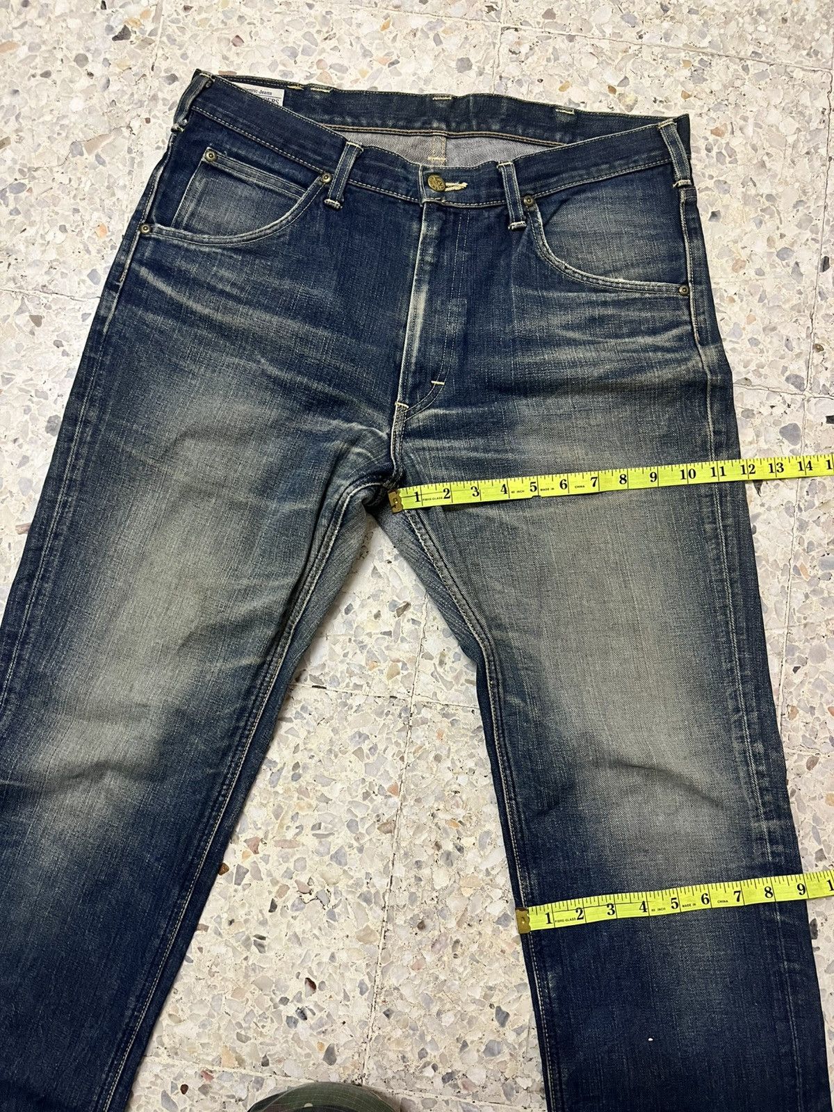 LEE Riders organic cotton distressed denim