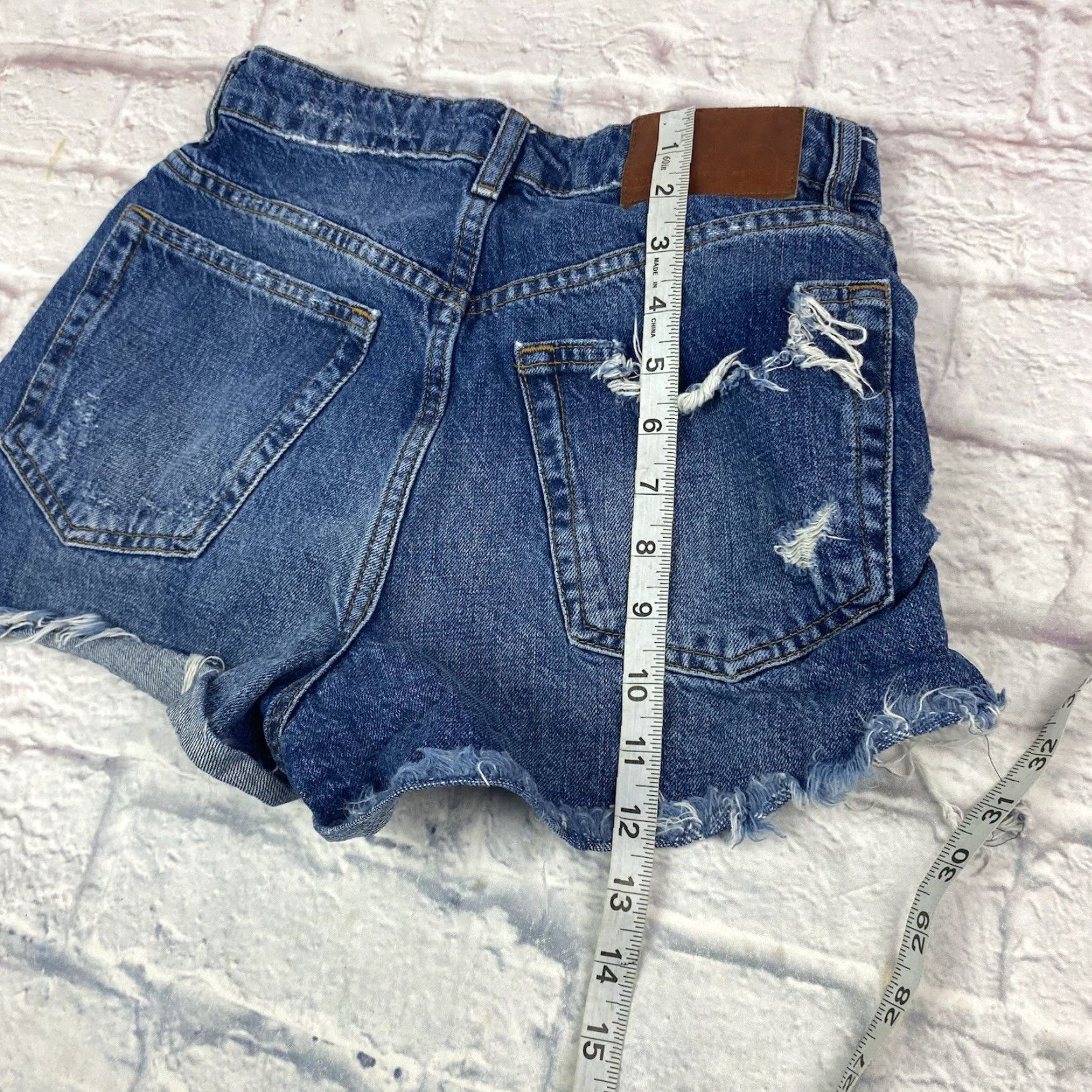 Zara ZARA Teens Junior Jean Shorts Cut-off Distressed Denim Blue Size 2 Mid Rise Size 26" / US 2 / IT 38 - 7 Thumbnail