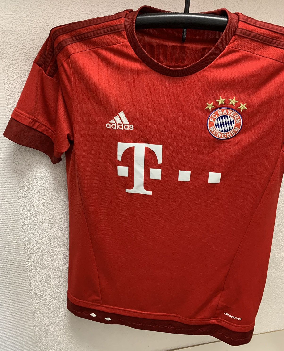 Adidas Bayern Munchen adidas soccer jersey 2015 M-L kane Size US M / EU 48-50 / 2 - 4 Thumbnail