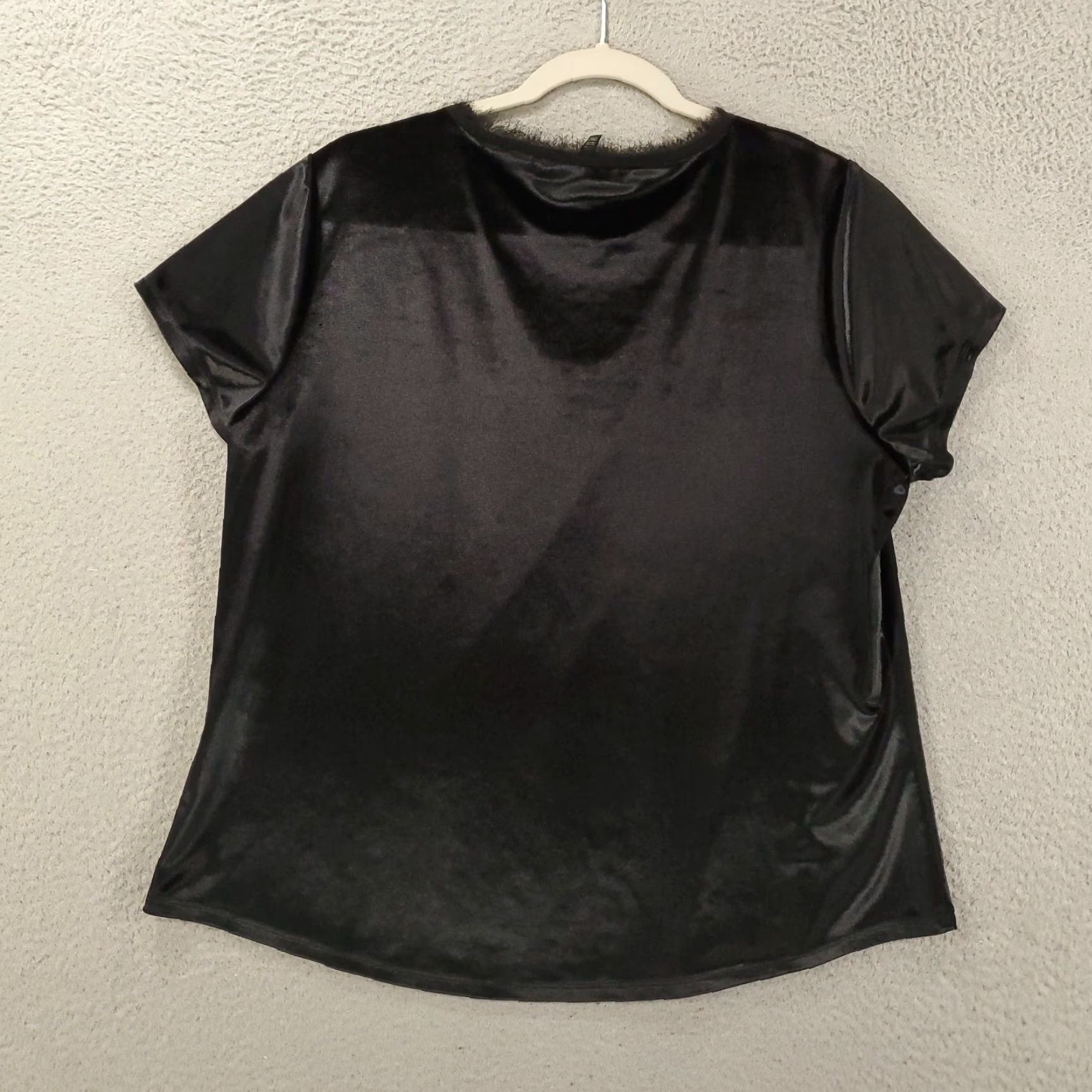 White House Black Market White House Black Market Top Shirt Womens XL Black Velvet Fuzzy Neck Accent V-Neck Short Sleeve Soft Black Pattern Solid Casual Travel Classic Stretch Size XL / US 12-14 / IT 48-50 - 7 Thumbnail