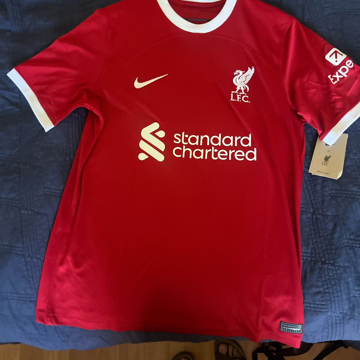 Nike 22/23 Liverpool kit Size US M / EU 48-50 / 2 - 3 Thumbnail