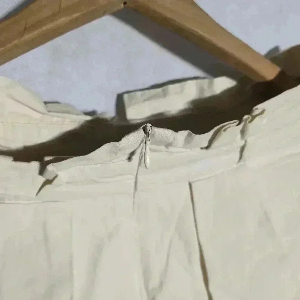 Designer Camaieu Cream Ruffle waist Shorts sz 6 No longer produced 1 Size 28" / US 6 / IT 42 - 3 Thumbnail