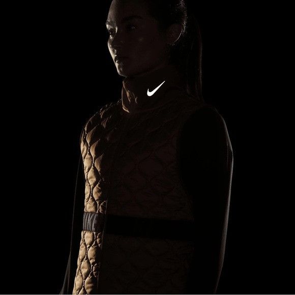 Nike New Nike Aerolayer Women's Running Vest Sz Small S Size S / US 4 / IT 40 - 7 Thumbnail