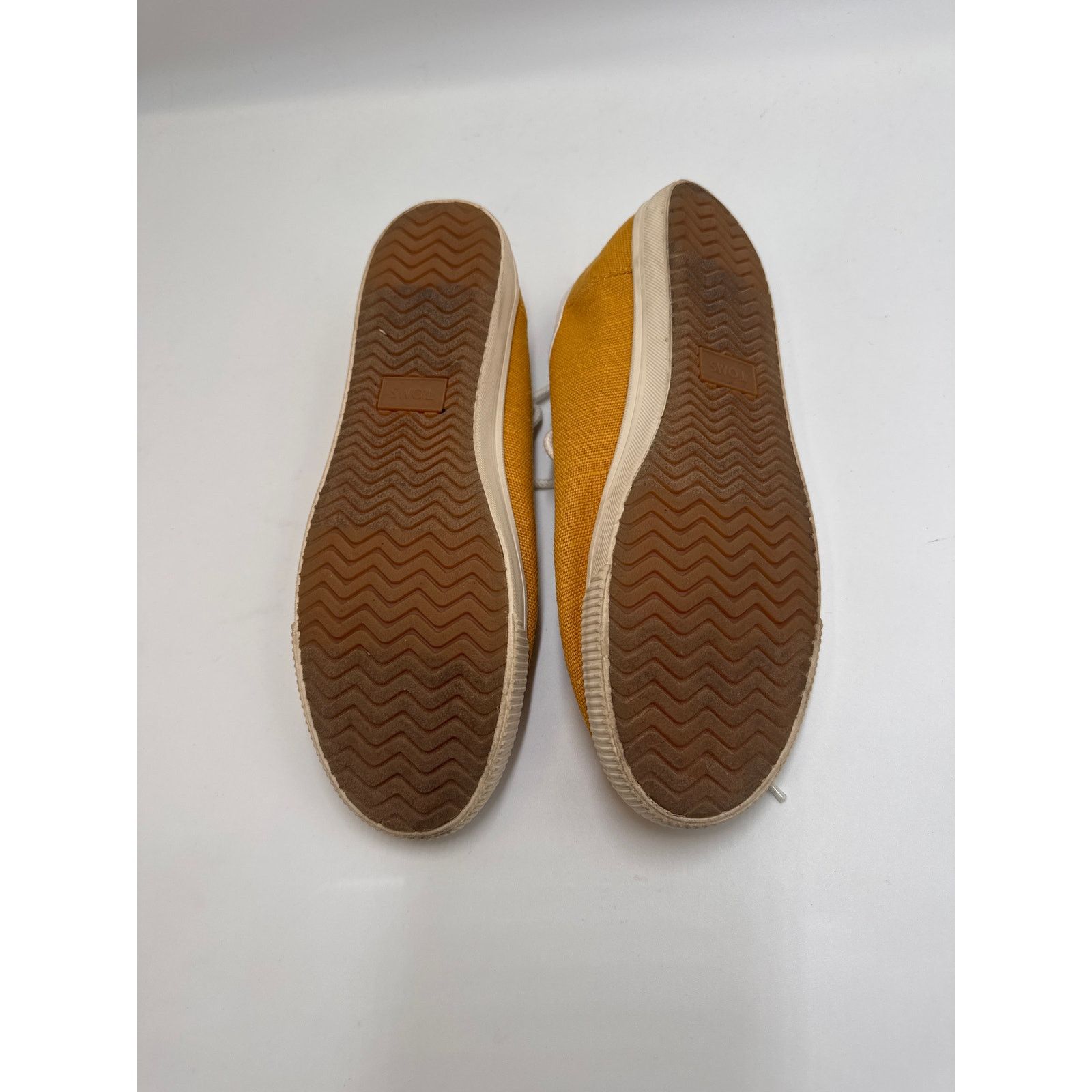 Toms TOMS · Women’s 9 Heritage Sneakers Yellow Canvas Flats Size US 9 / IT 39 - 5 Thumbnail