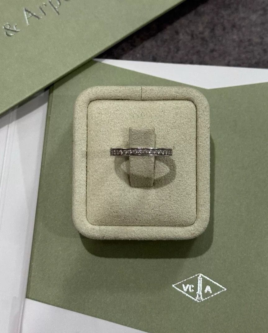 Van Cleef & Arpels VCA Platinum Diamond Circle Ring Size ONE SIZE - 1 Thumbnail