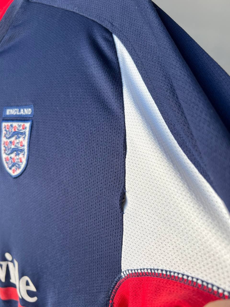 Umbro 2005/06 ENGLAND TEAM TRAINING SOCCER JERSEY FOOTBALL SHIRT L Size US L / EU 52-54 / 3 - 10 Thumbnail