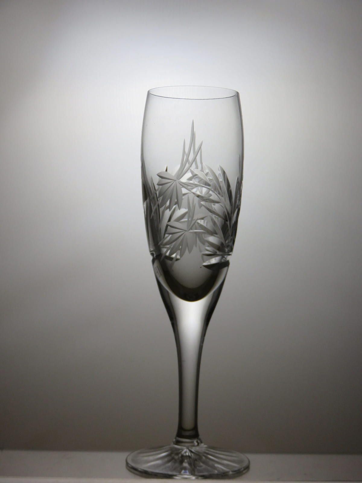 The Unbranded Brand Lead Crystal Cut Glass Champagne Flute With Engraving H1 Size ONE SIZE - 2 Thumbnail