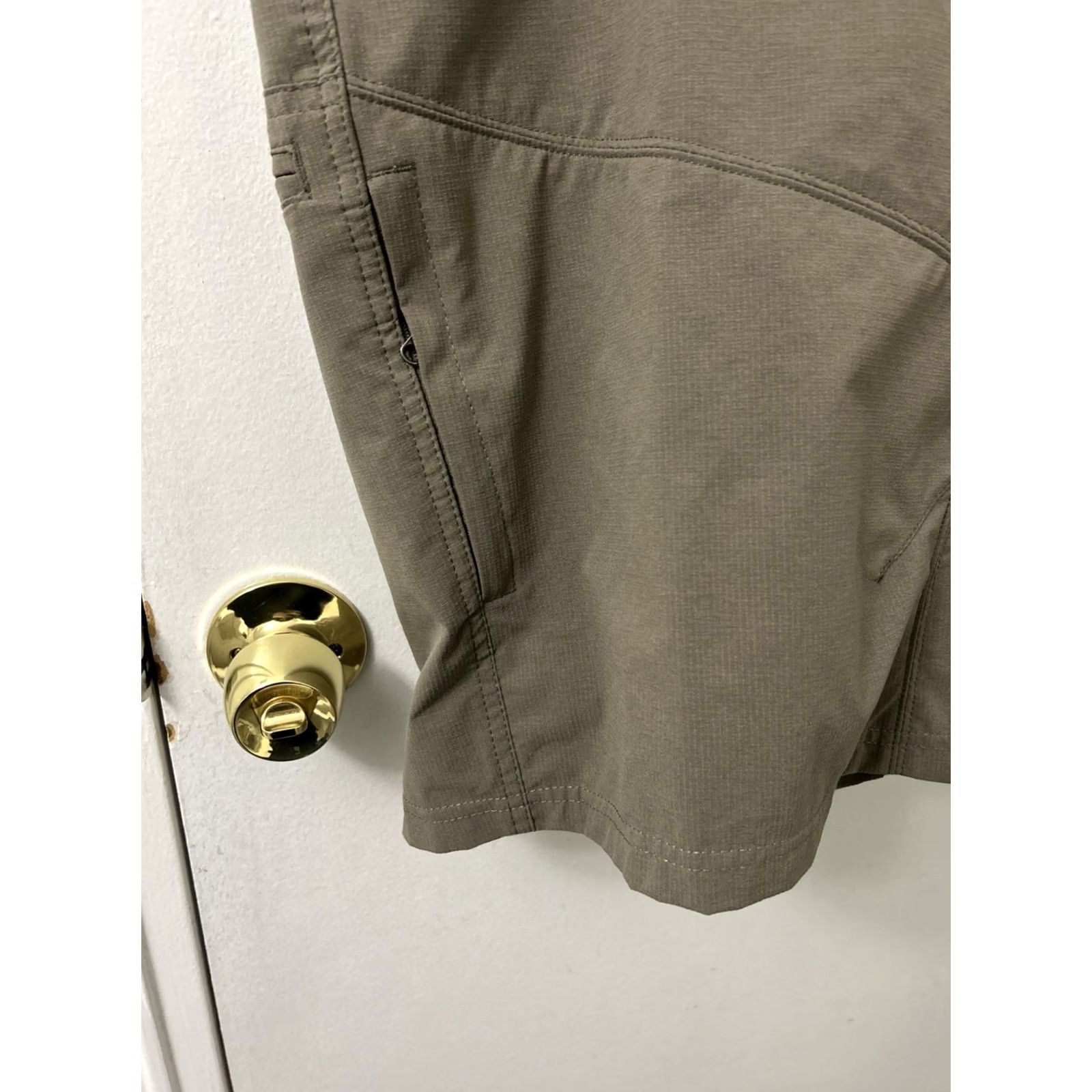 Vintage VINTAGE KUHL Silencr Kargo Shorts Mens Sz 40 Tan Khaki Ripstop Hiking Outdoor 10" 5230 Size US 40 / EU 56 - 6 Thumbnail