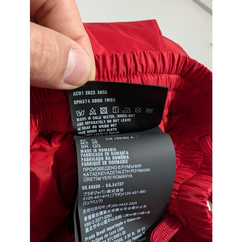 Prada o1rshd1 RE-Nylon Piuma Trousers in Red Size US 36 / EU 52 - 18 Thumbnail