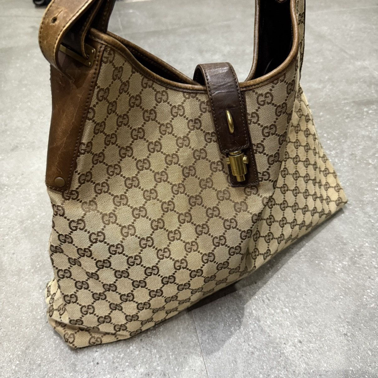 Gucci Vintage Gucci Jackie Nailhead Monogram Shoulder Bag Size ONE SIZE - 13 Thumbnail