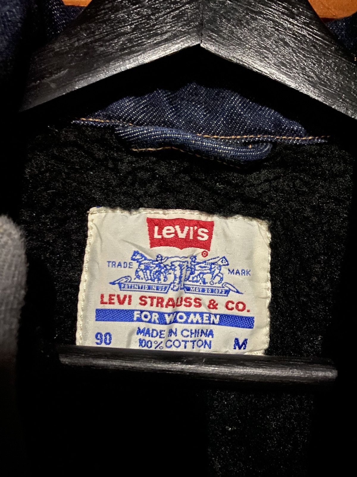 Levi's Vintage Levi’s Women’s Denim Jacket 90s Dark Wash Size M Size US S / EU 44-46 / 1 - 10 Thumbnail
