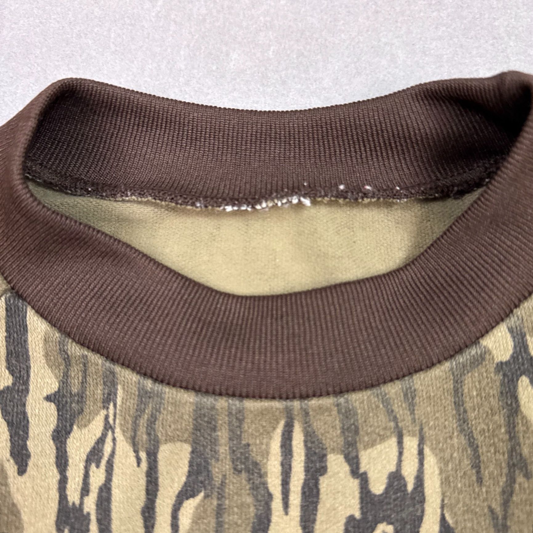 Vintage VINTAGE Mossy Oak Sweatshirt Men Large Bottomland Camo Hunting Crewneck Shirt Mens Green Camouflage Knit Cotton Pullover Vintage 90s? Size US L / EU 52-54 / 3 - 5 Thumbnail