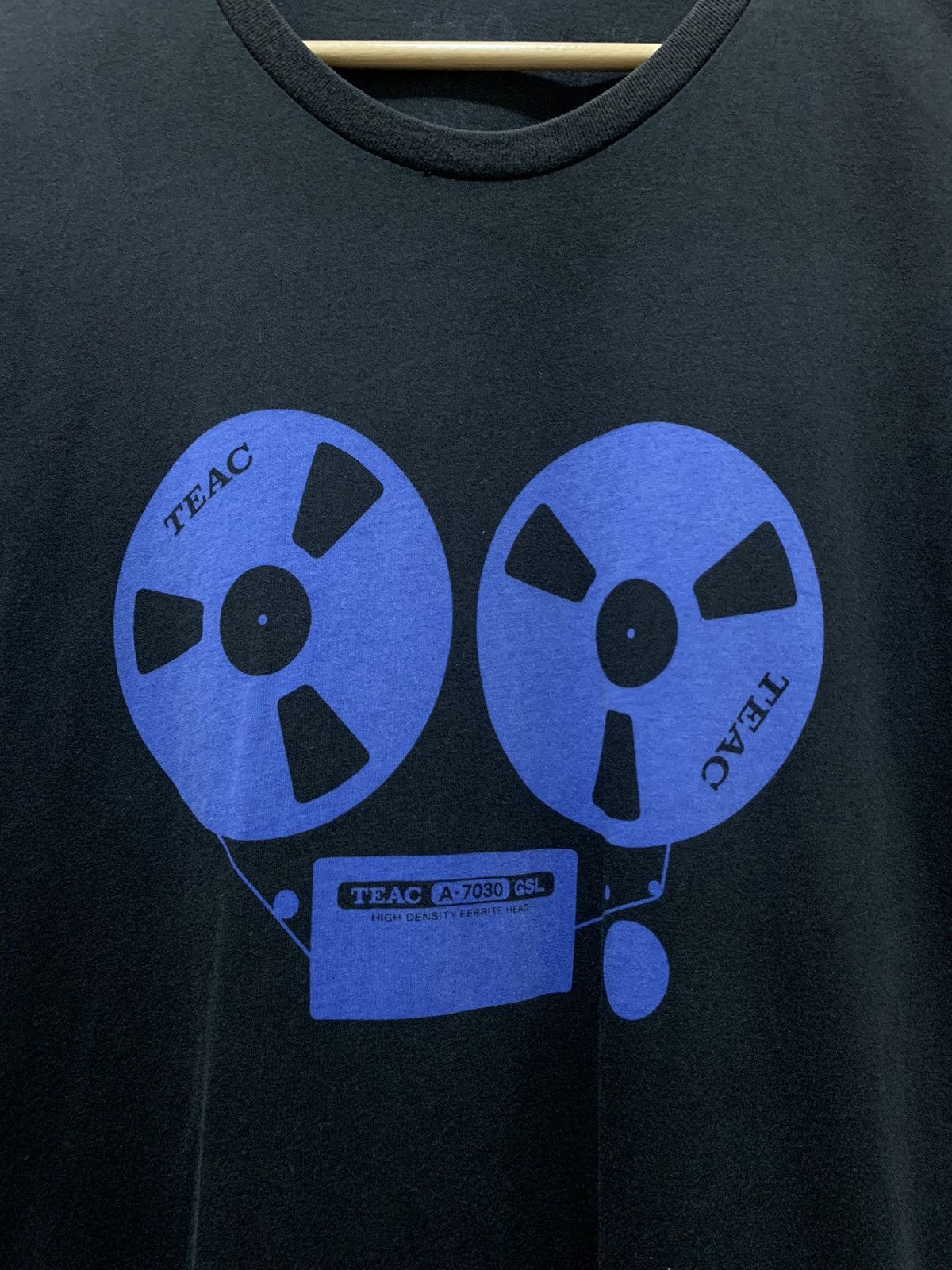 Uniqlo Uniclo TEAC A-7030 GSL Graphic Tee Size US XL / EU 56 / 4 - 3 Thumbnail