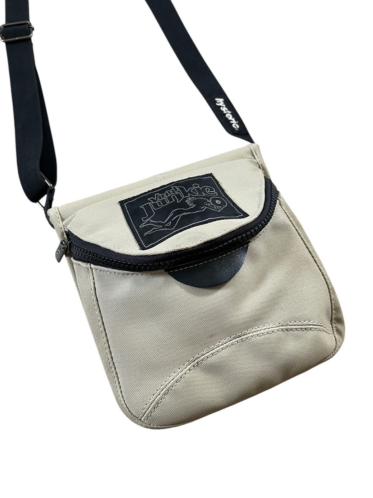 Hysteric Glamour 1990 Hysteric Glamour Vinyl Junkie CD/ Walkman Sling Bag Size ONE SIZE - 5 Thumbnail