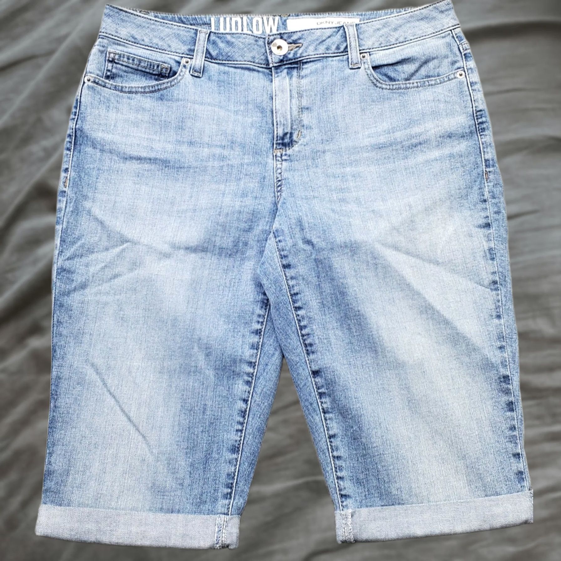 DKNY DKNY Cropped Jeans Womens 10 Blue Denim 5-Pocket Design Cuffed Hem Ludlow Size 32" / US 10 / IT 46 - 1 Thumbnail