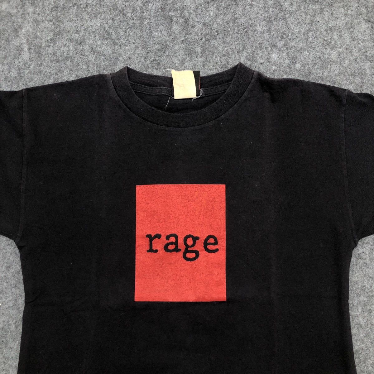 Vintage Vintage Rage Against the Machine Guerrilla Radio T-Shirt Size US S / EU 44-46 / 1 - 2 Thumbnail