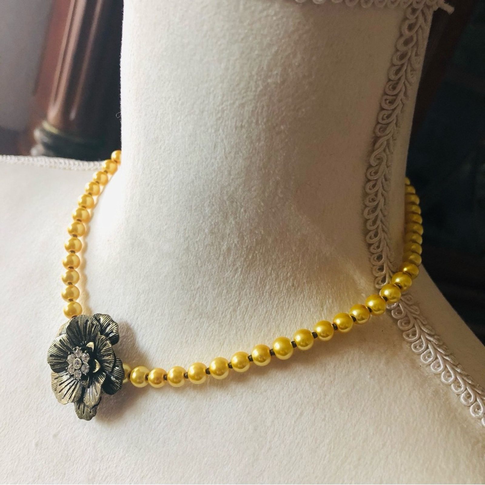 Handmade Handcrafted repurpose mellow yellow pendant Pearl necklace Size ONE SIZE - 4 Thumbnail