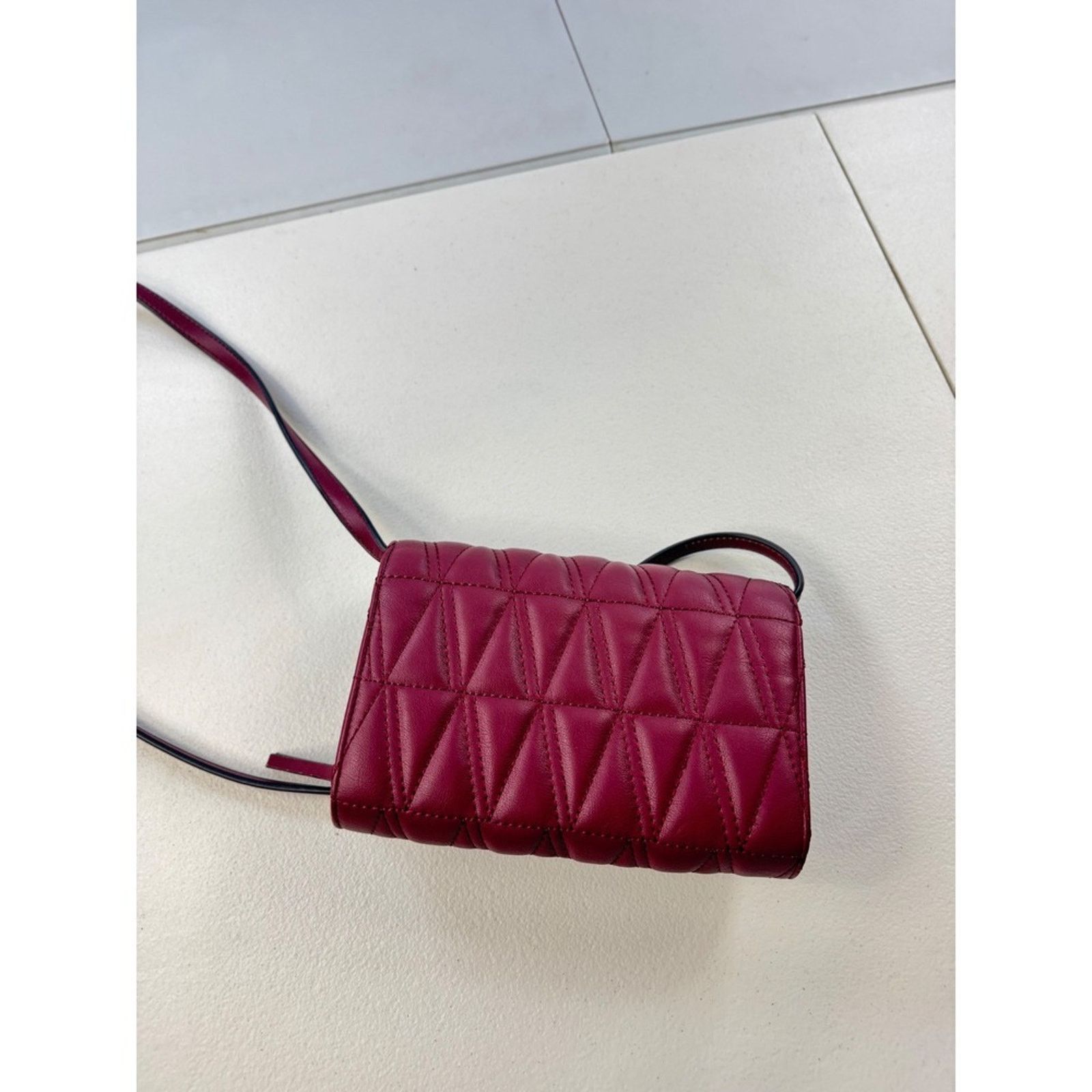 Vera Wang Simply Vera Vera Wang Burgundy Quilted Crossbody Bag Purse‎ Size ONE SIZE - 2 Thumbnail