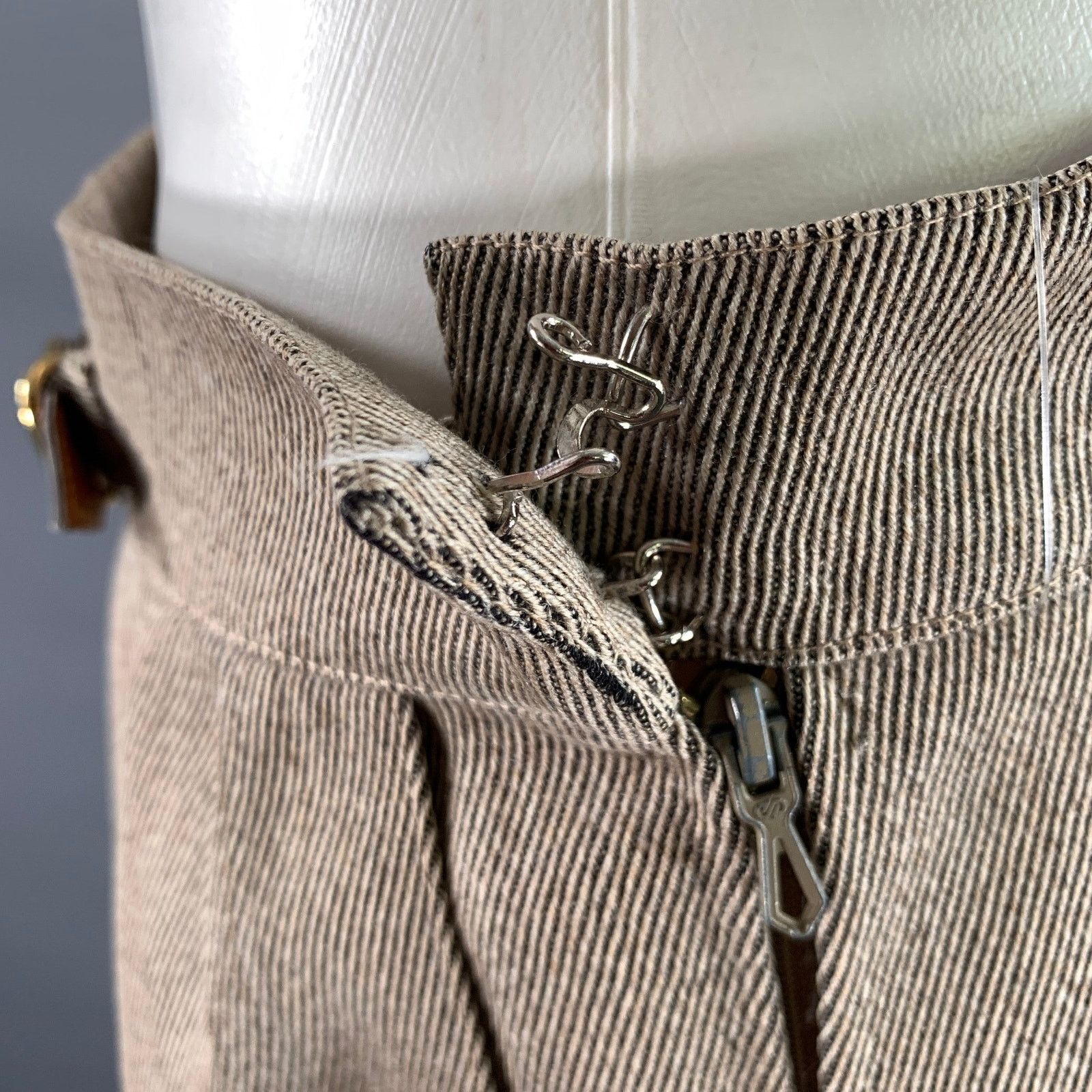 Hermes HERMES Size 10 Tan Wool Twill Pencil Knee-Length Skirt Size 30" / US 8 / IT 44 - 4 Thumbnail