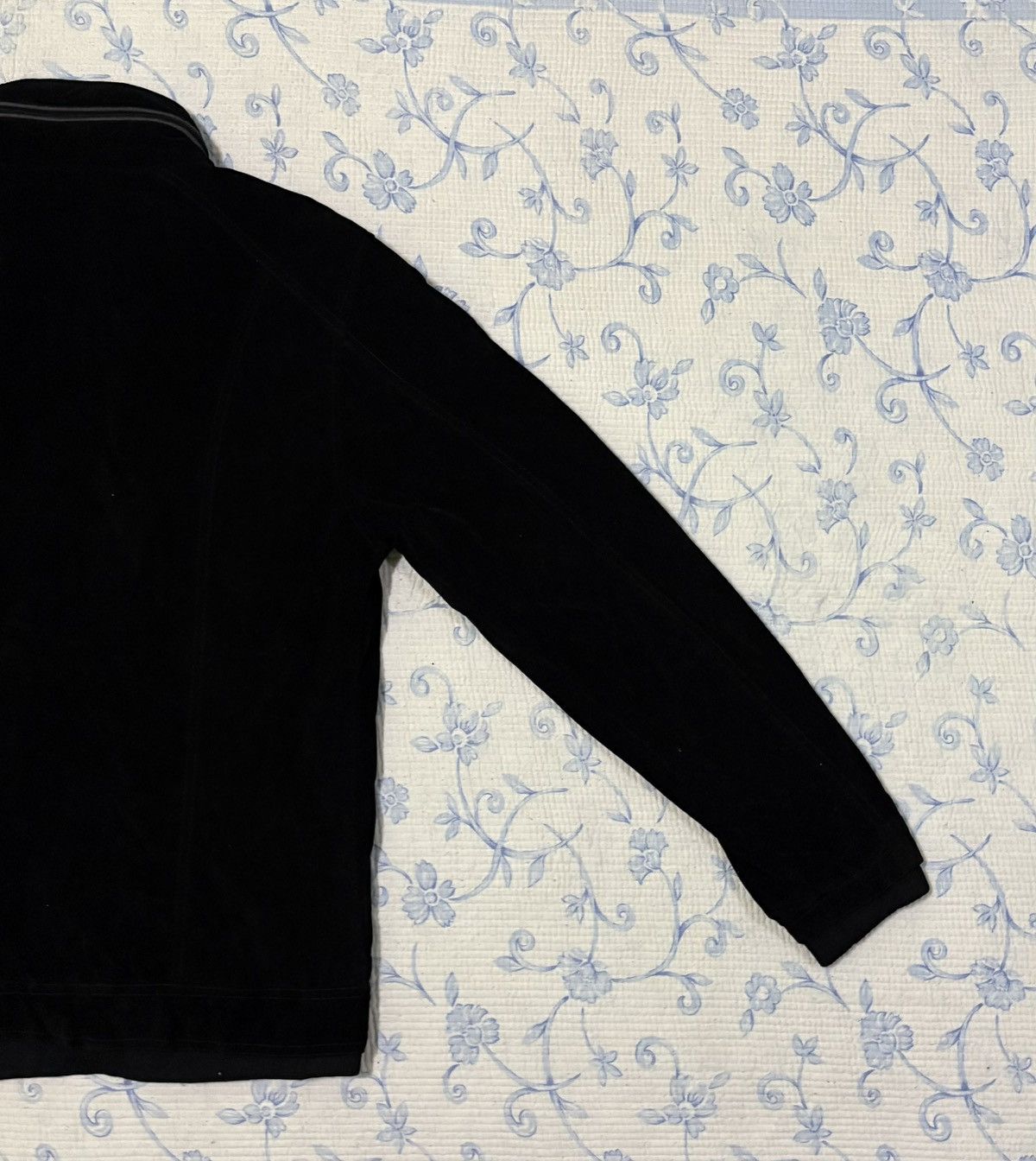 In The Attic In the attic Velvet Jacket Design Size US L / EU 52-54 / 3 - 10 Thumbnail