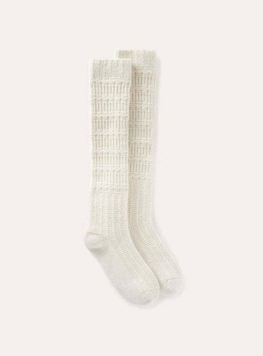 o1srvl11e1024 Size: OS / Cocooning Socks in White