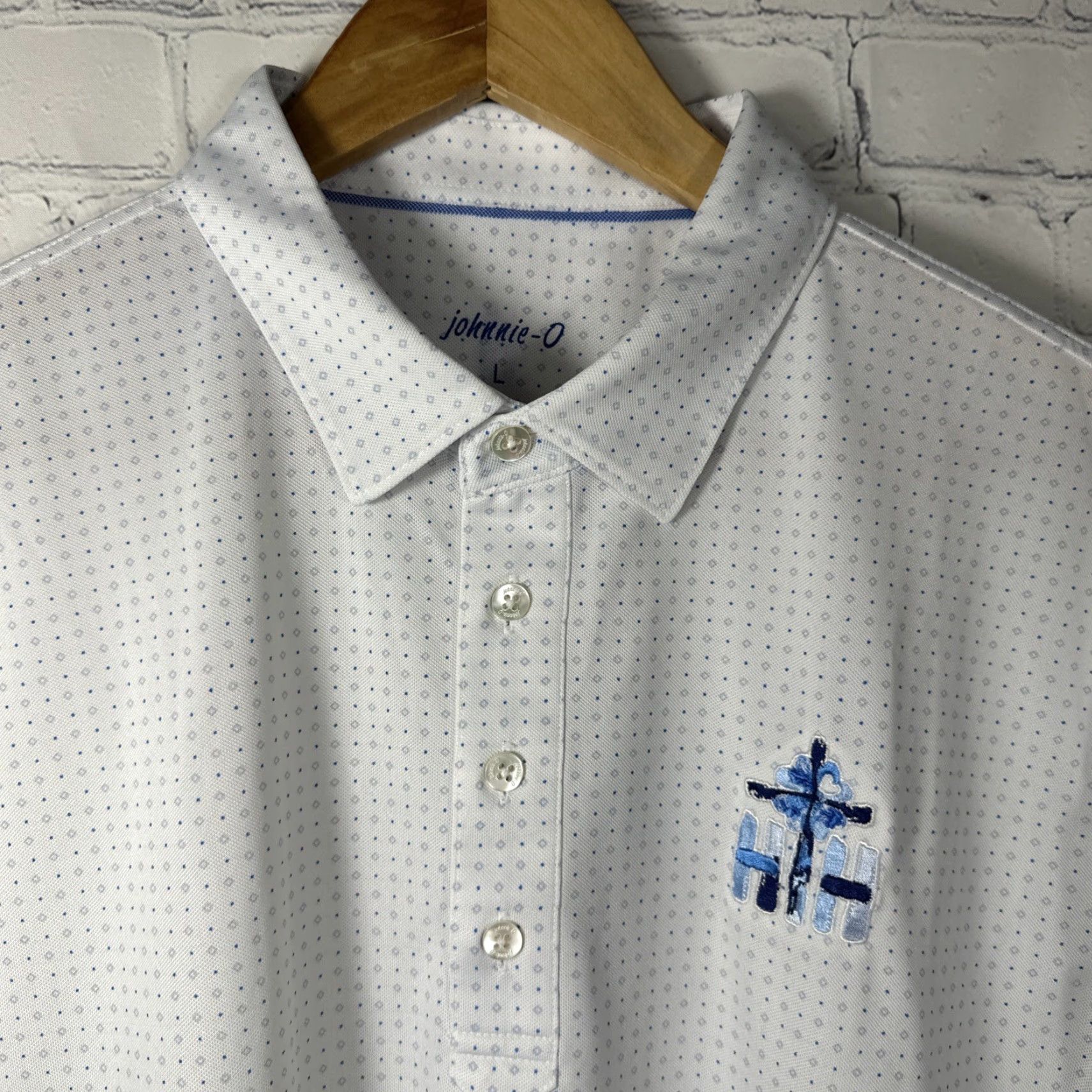 johnnie-O Johnnie O Polo Men’s Large White Blue Cross Embroidered Geometric Performance Shirt Size US L / EU 52-54 / 3 - 3 Thumbnail