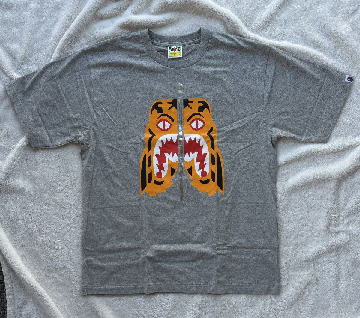 Bape Bape Grey Tiger Face Tee Size US L / EU 52-54 / 3 - 1 Thumbnail