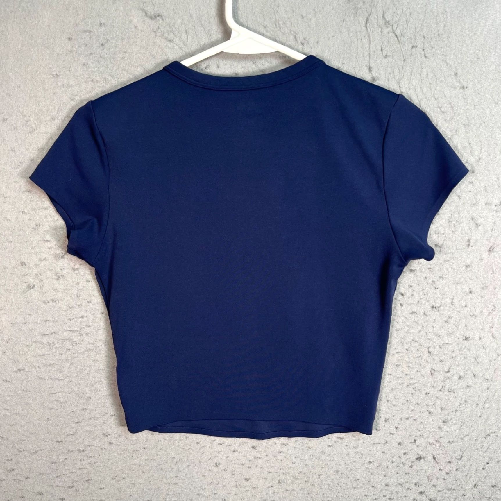Uniqlo Uniqlo Womens XS Blue Cool Touch Cropped T-Shirt Dry Fit Dry Ex Casual Shirt XS Blue Cropped 7/10 Womens Size XS / US 0-2 / IT 36-38 - 2 Thumbnail