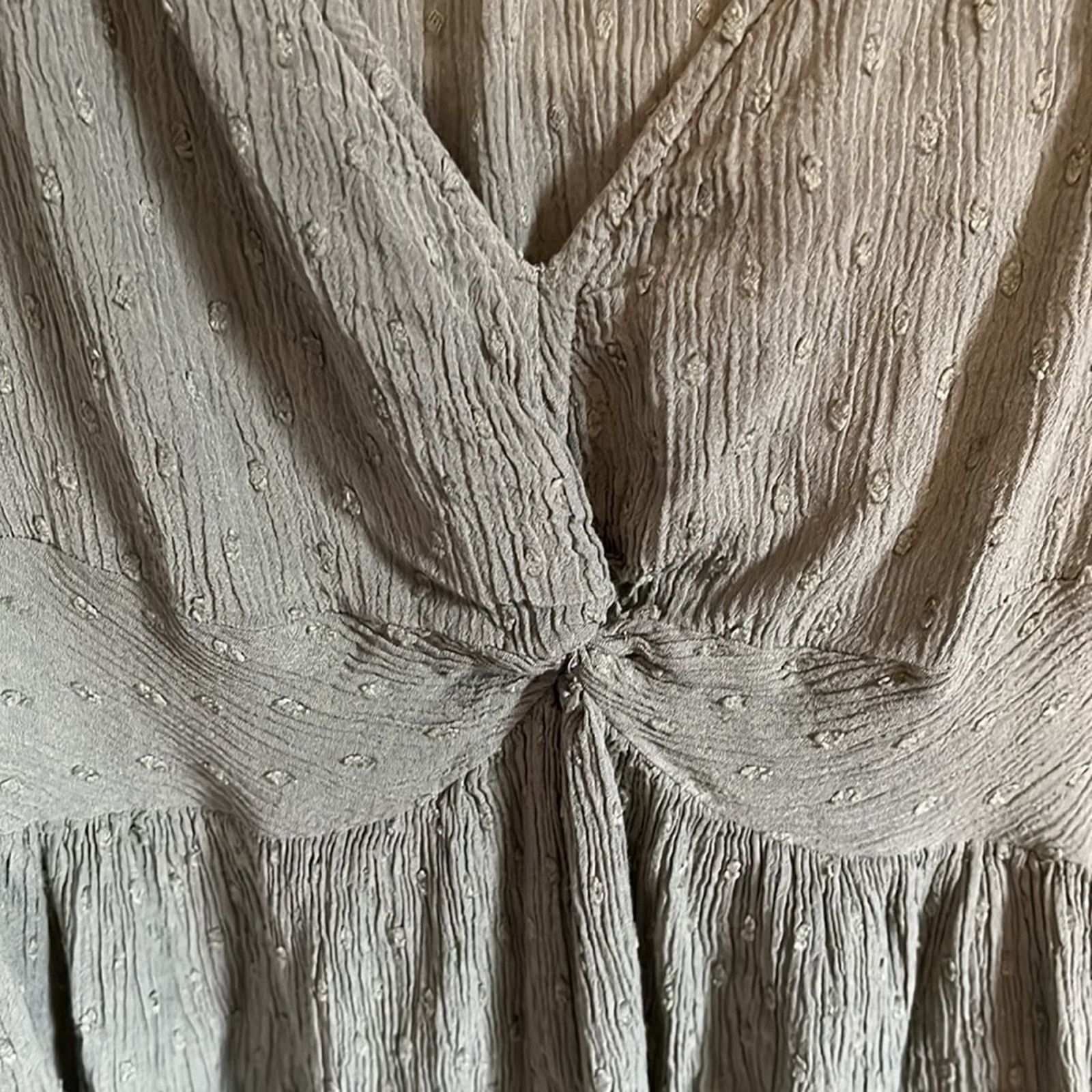 American Eagle Outfitters American Eagle Olive Long Sleeve V-Neck Flowy Blouse XL Size XL / US 12-14 / IT 48-50 - 4 Thumbnail