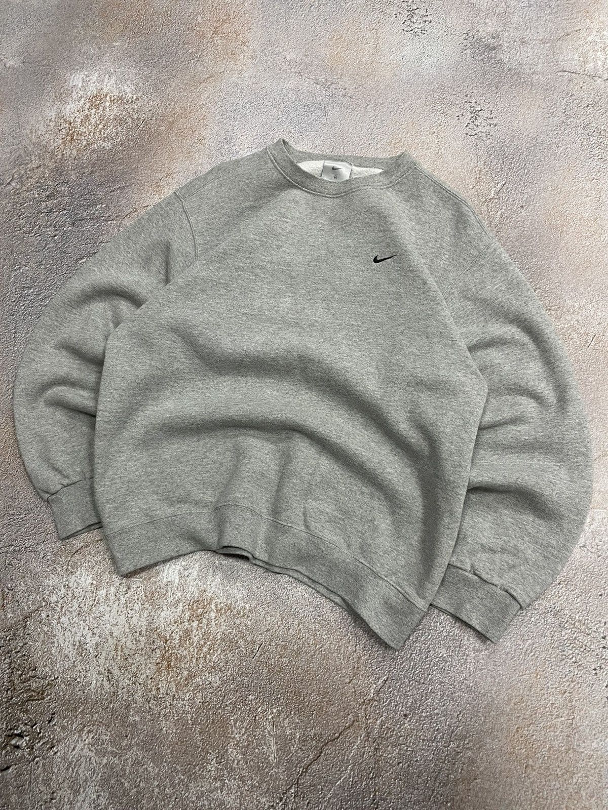 Nike Vintage Nike Small Swoosh Basic Crew Neck Sweatshirt Size US M / EU 48-50 / 2 - 2 Thumbnail