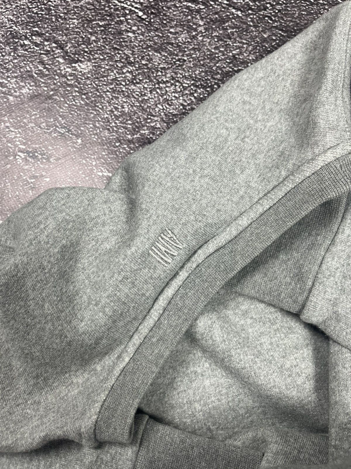 AMI Ami Paris White Heart Logo Patch Sweatshirt Grey Size US S / EU 44-46 / 1 - 6 Thumbnail