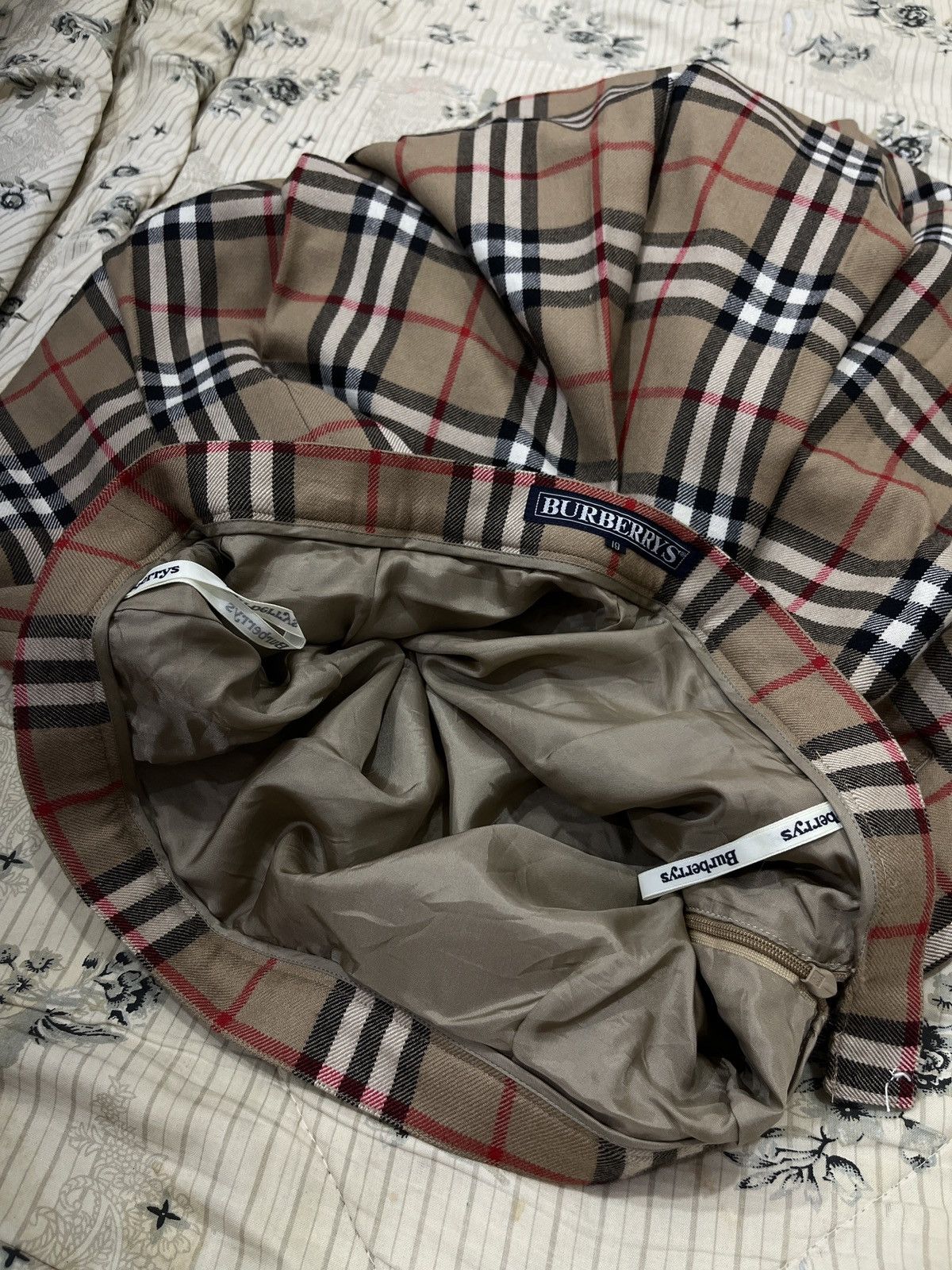Burberry 🔥🔥🔥STEALS BURBERRY NOVA CHECK SKIRTS Size 34" / US 12 / IT 48 - 10 Thumbnail