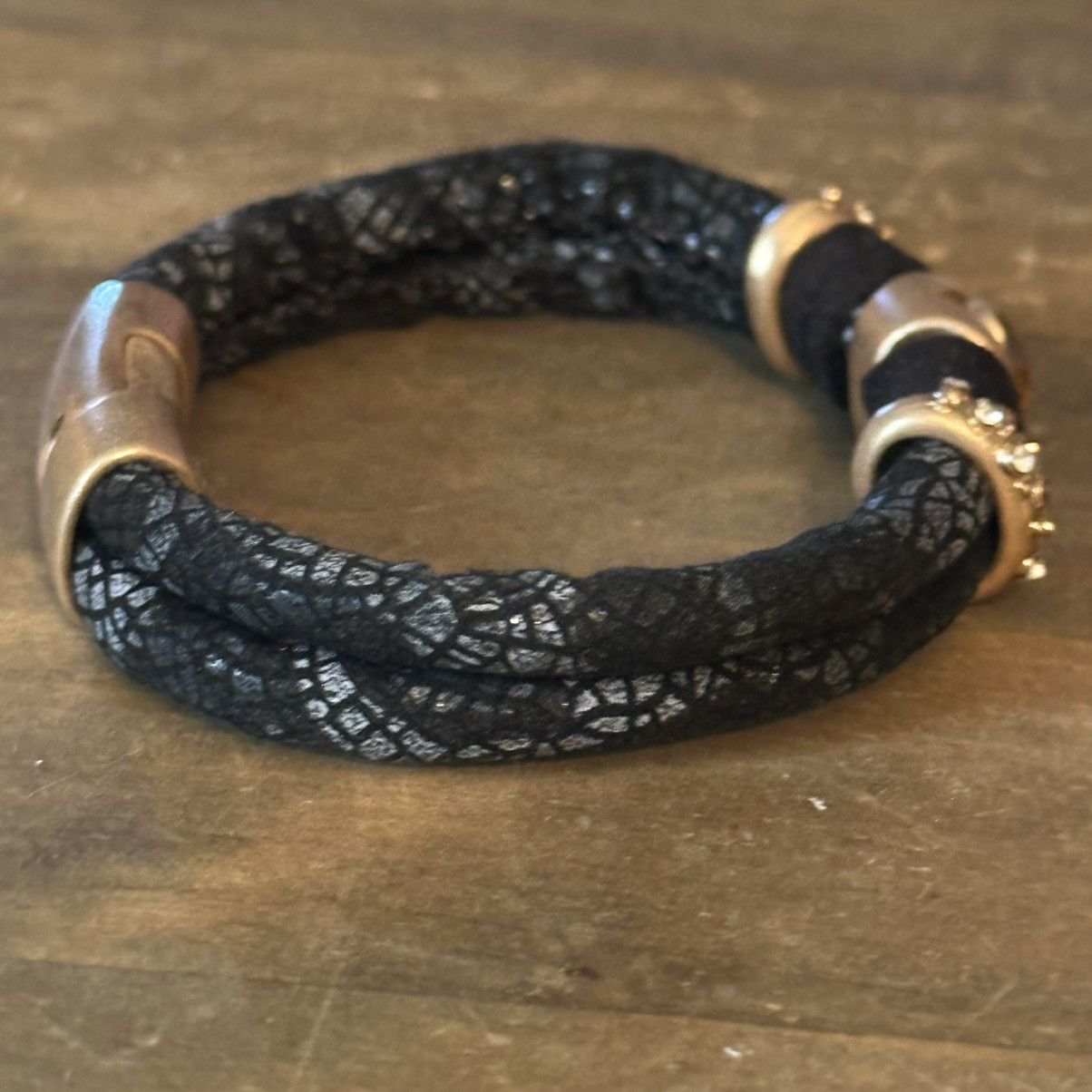 Other Soft snakeskin print gemstone bracelet Size ONE SIZE - 8 Thumbnail