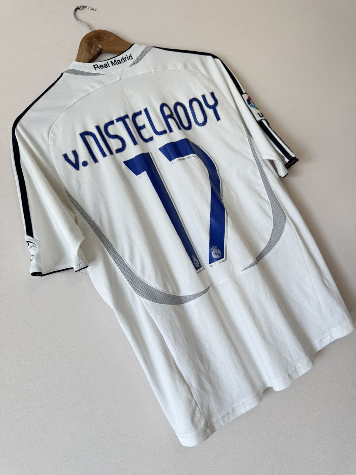 Adidas Vintage Real Madrid 2006-2007 Nistelrooy Home Soccer Jersey Size US S / EU 44-46 / 1 - 6 Thumbnail