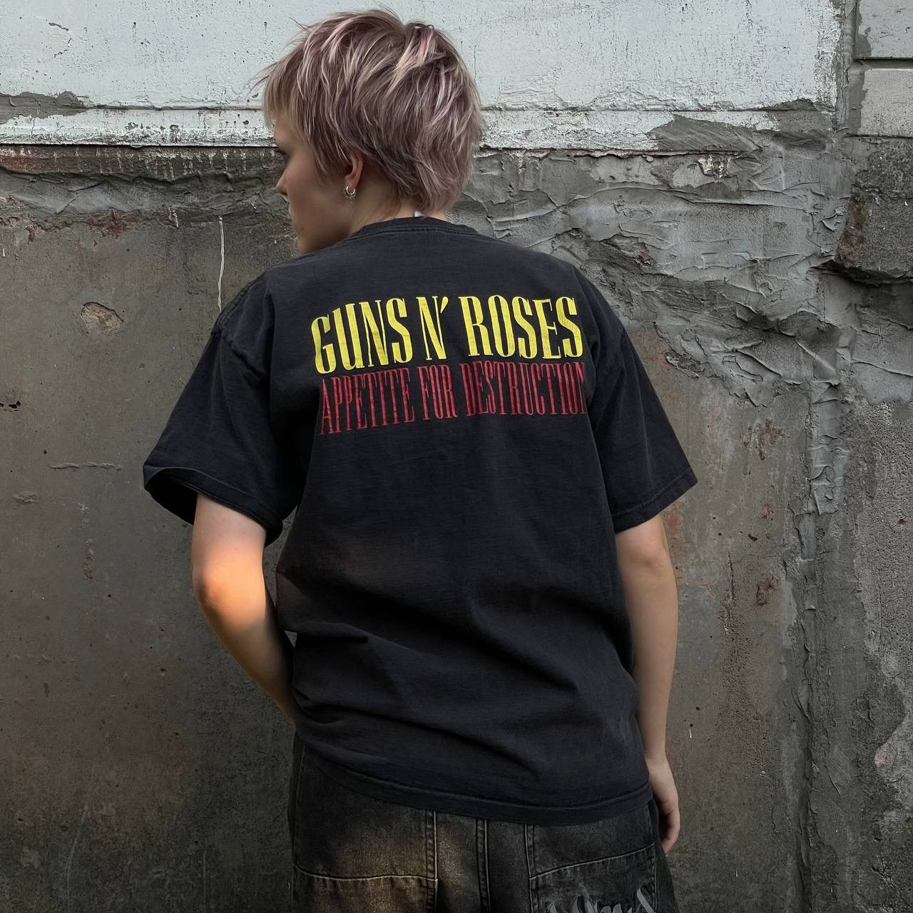 Vintage Vintage Guns N Roses T-shirts Band Tee Rock Y2K Tour 90s USA Size US L / EU 52-54 / 3 - 2 Thumbnail