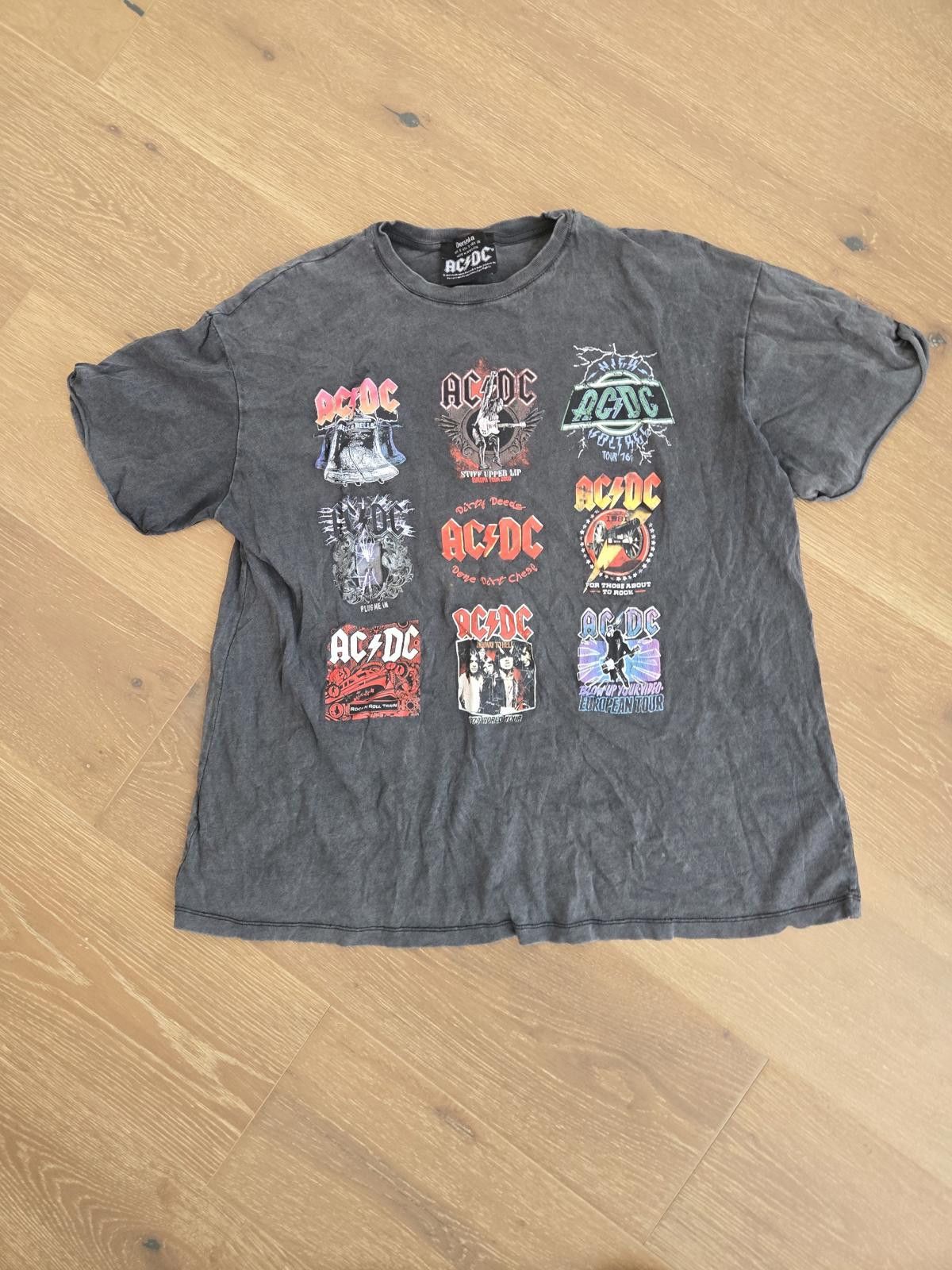 Bershka Bershka ACDC Oversized Band Tee Size S / US 4 / IT 40 - 1 Thumbnail