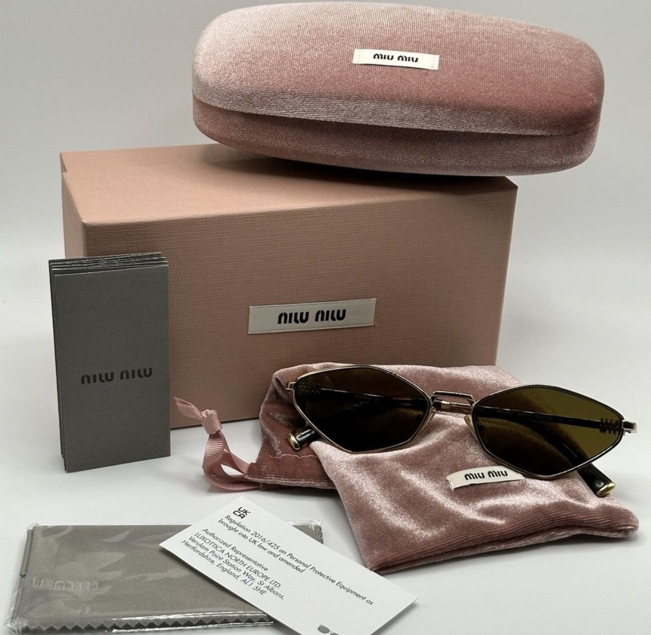 Miu Miu × Vintage NEW Miu Miu sunglasses SMU 56ZS 5AK-09Z Size ONE SIZE - 4 Thumbnail
