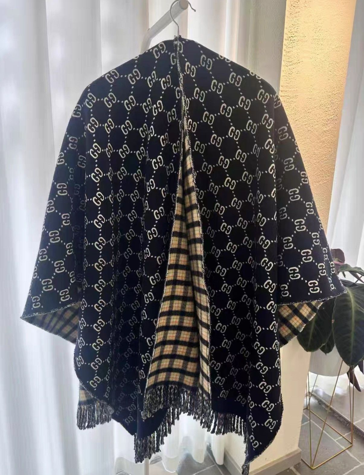 Gucci Gucci wool all-over check reversible shawl J38 Size ONE SIZE - 1 Thumbnail