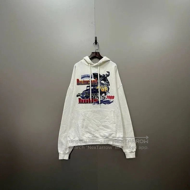 Balenciaga Balenciaga White Logo Graphic Hoodie. Size US M / EU 48-50 / 2 - 1 Thumbnail