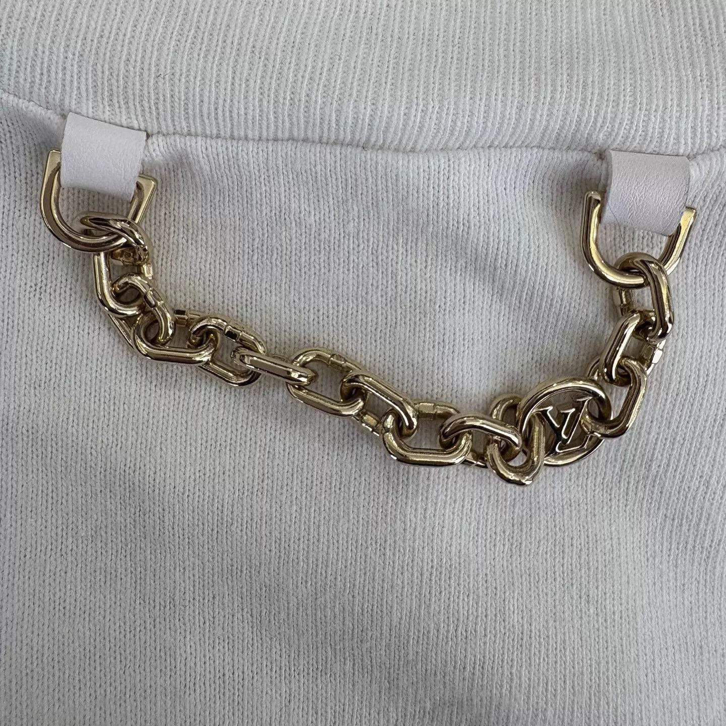 Louis Vuitton LV Women's Dragon Year Solid White SS Logo Patch Crew Tee Size M / US 6-8 / IT 42-44 - 5 Thumbnail