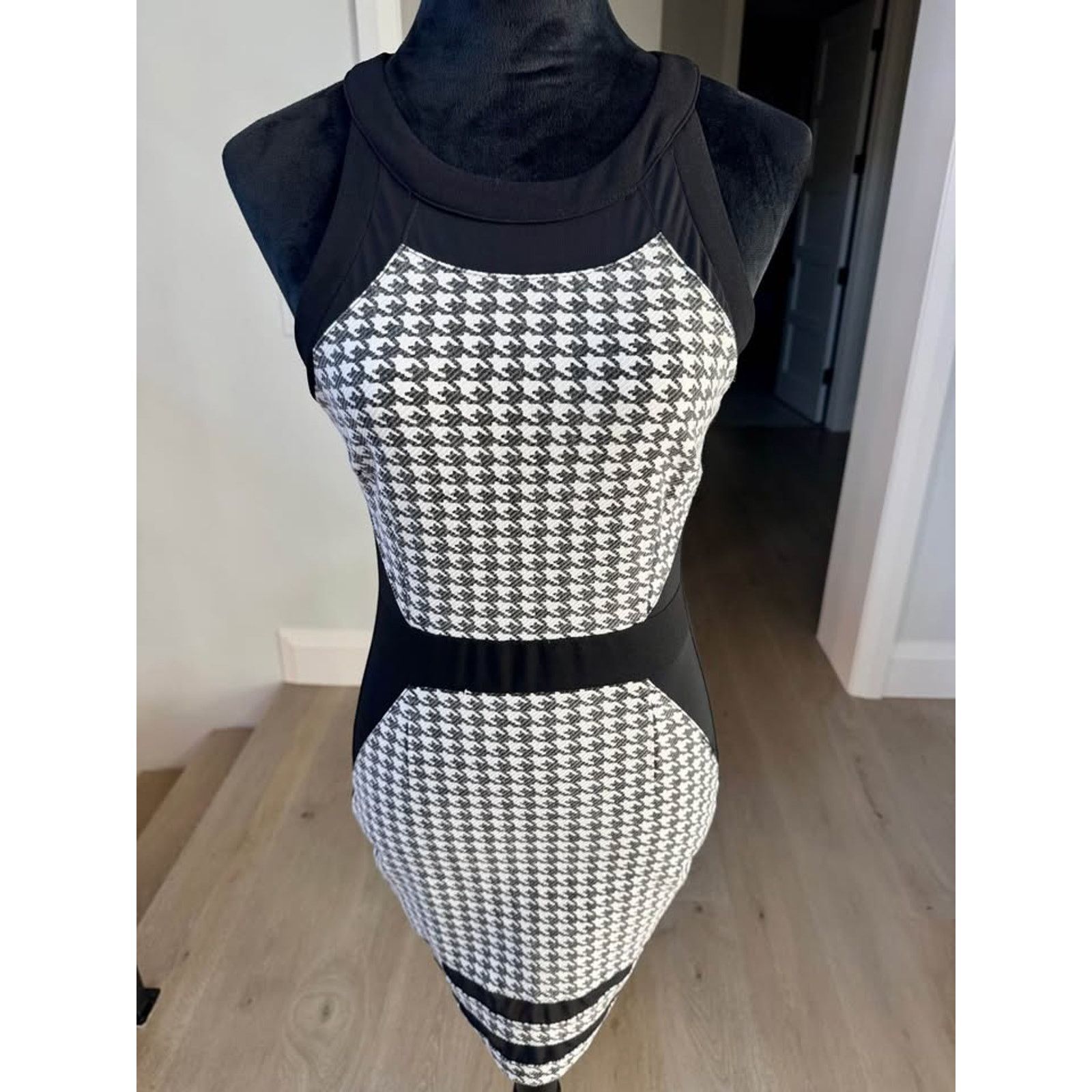 Other Stunning Black and White Mesh Accented Dress - Size S Size S / US 4 / IT 40 - 3 Thumbnail