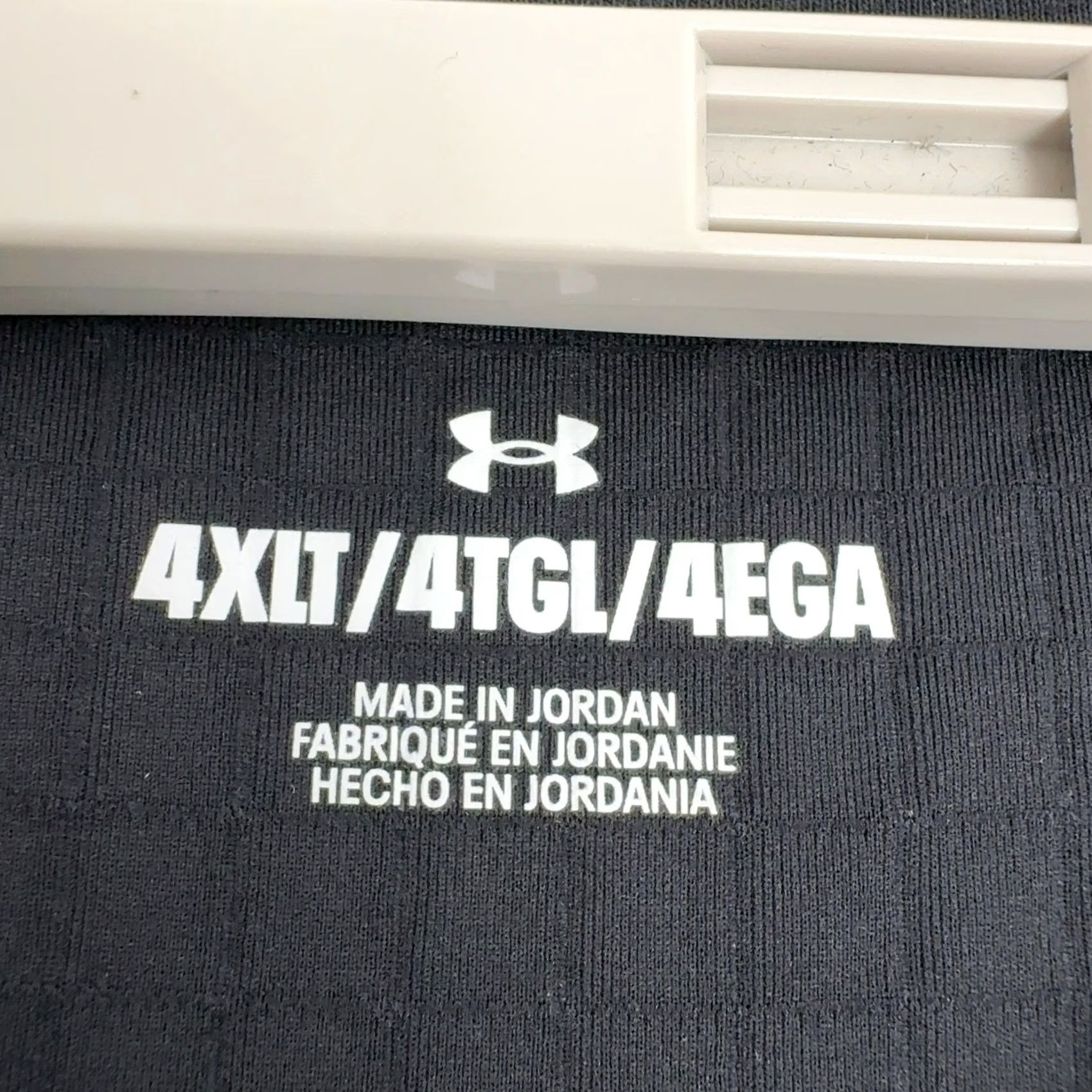 Under Armour Under Armour Sweatshirt Mens 4XLT Black Polyester Quilted Textured Athletic Crew Neck Pullover Big & Tall Mens Size US XXL / EU 58 / 5 - 3 Thumbnail