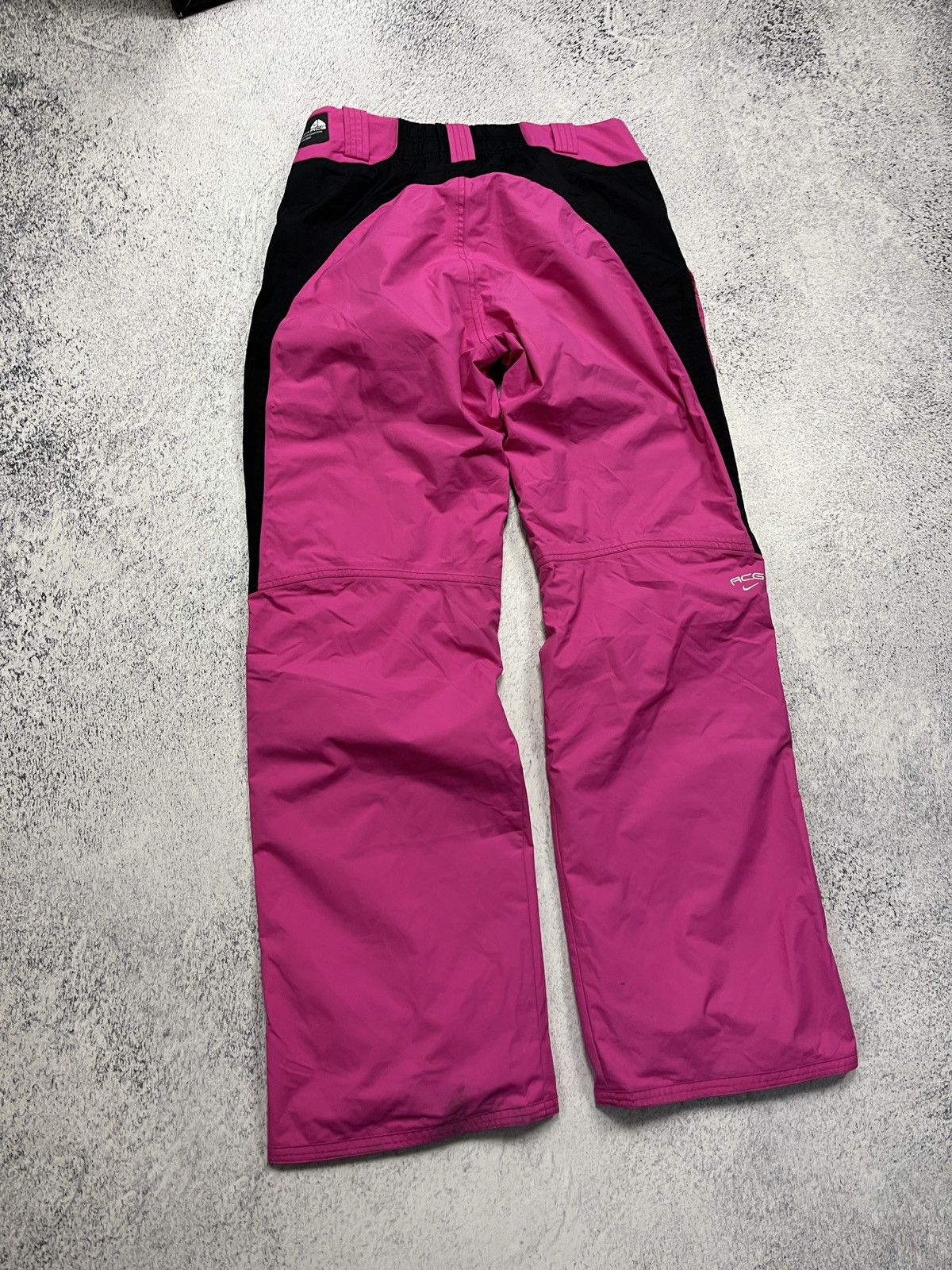 Nike Vintage Nike ACG Ski Snowboard Pants Y2K Pink Gorpcore Hype Size 30" / US 8 / IT 44 - 9 Thumbnail